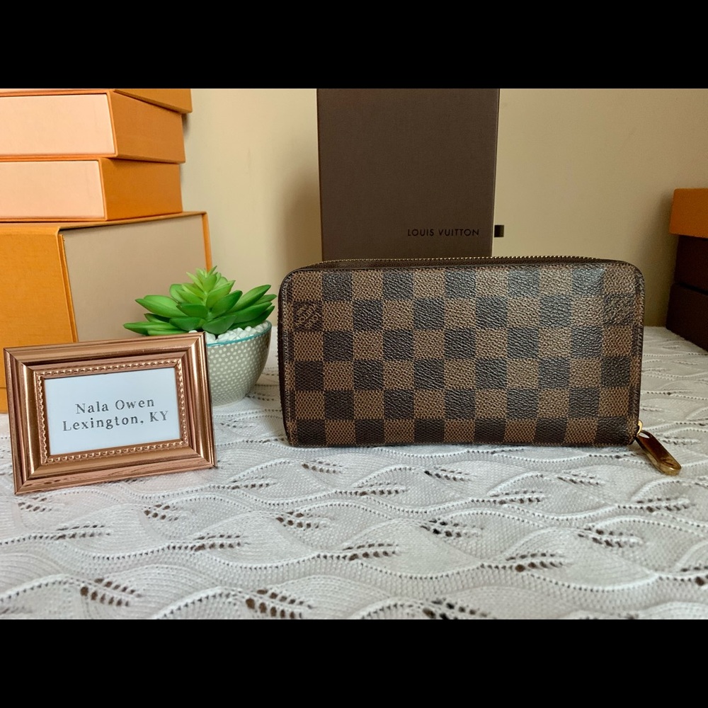 Louis Vuitton Damier Ebene Full Size Zippy Wallet